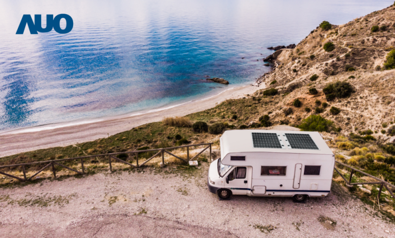 「可撓輕量化太陽光電板SunCurva」使用輕量特殊耐候型複合板取代傳統太陽能板的玻璃前板，不僅降低70%重量，每米平方僅3Kg；具有抗衝擊性能及通過電磁相容性測試，可應用於交通運輸工具，如露營車、遊艇等